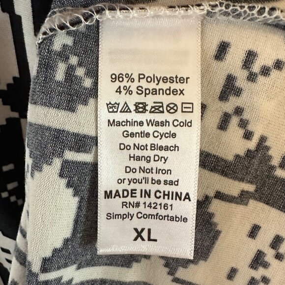 NWT LulaRoe Christy Women's Black/White Cat Top Size X-Large - Picture 6 of 6
